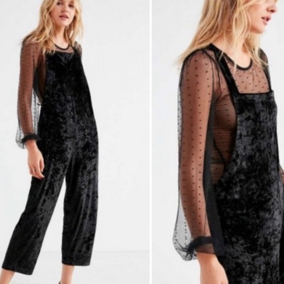 Urban Outfitters Black Lightweight Crushed Velvet Overalls - Picture 9 of 9